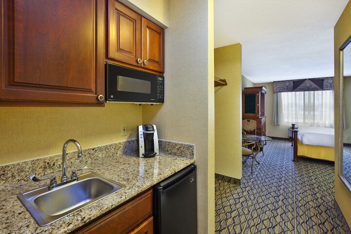 Room 43 of 121