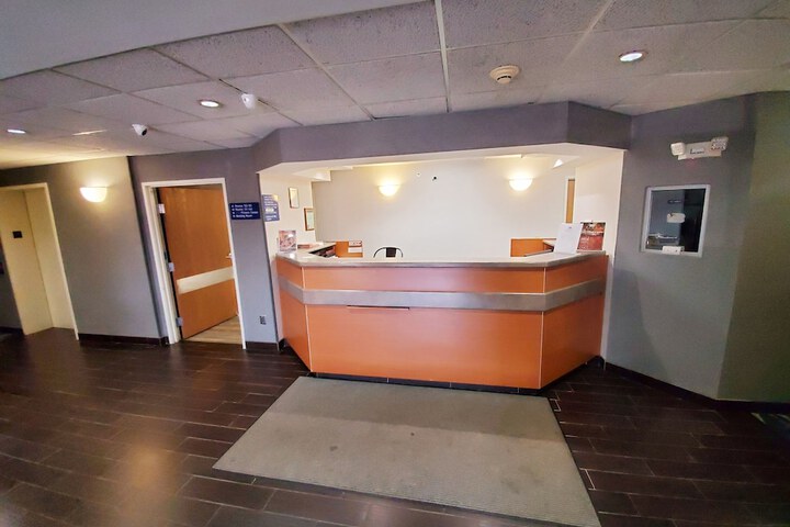 Americas Best Value Inn & Suites Racine