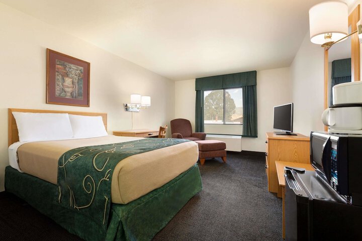 Room 11 of 15