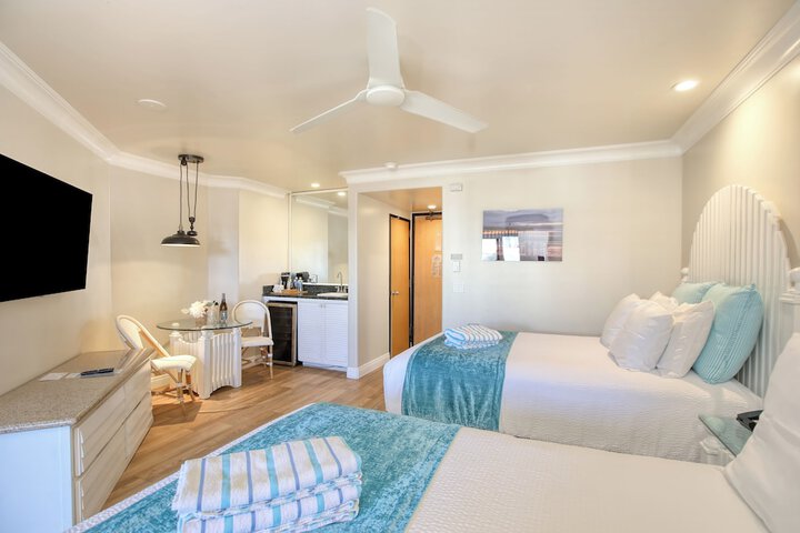 SeaVenture Beach Hotel