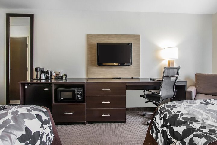 Room 22 of 48