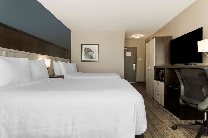 Room 32 of 58