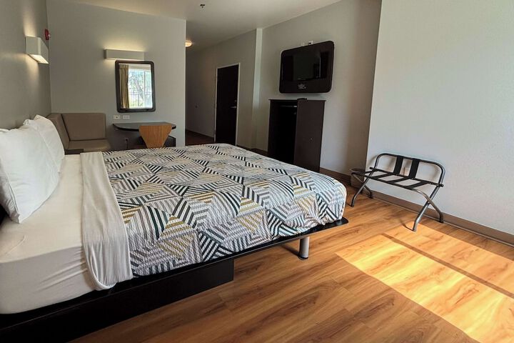 Room 12 of 15