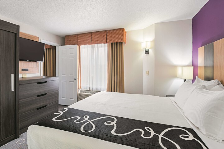 Room 13 of 27
