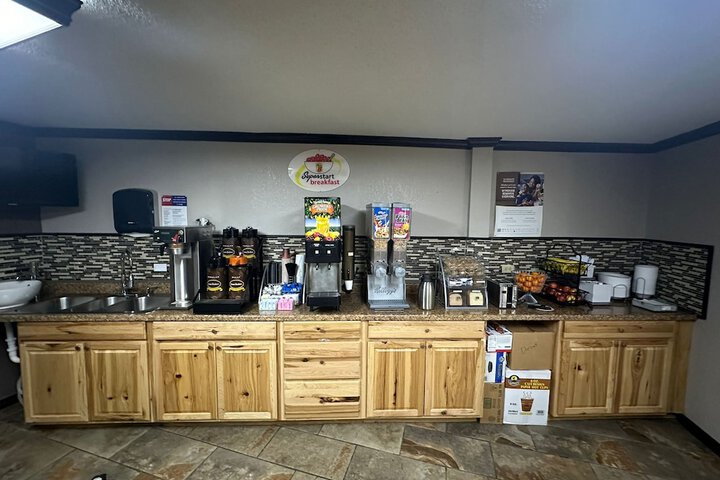 Super 8 by Wyndham Athens TX