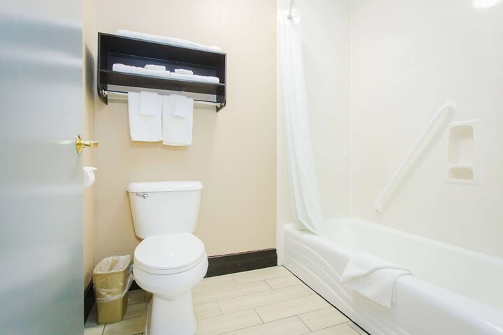 Room 16 of 27