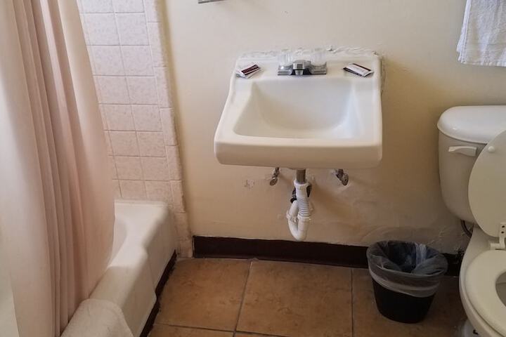 Room 5 of 14