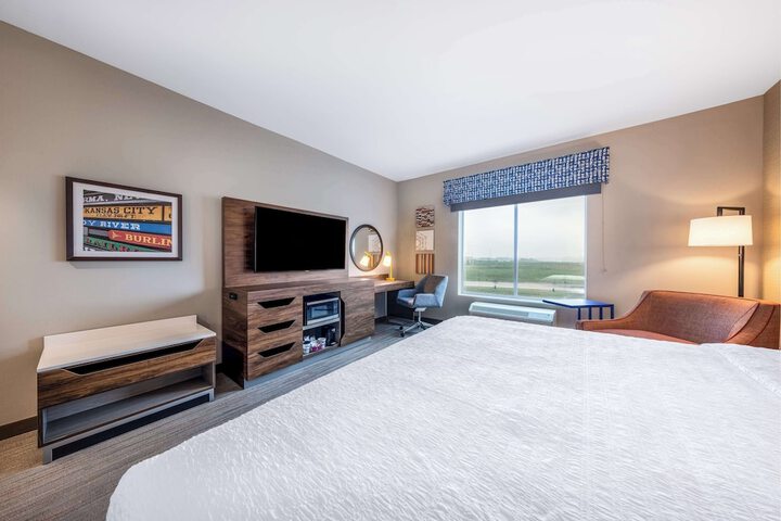 Room 17 of 36