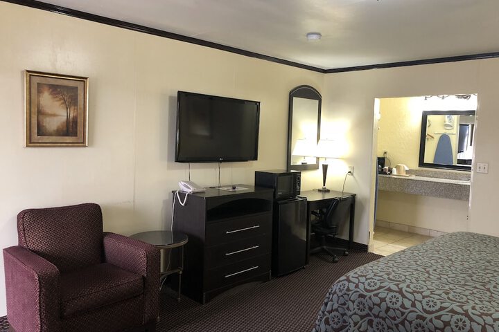 Room 12 of 16