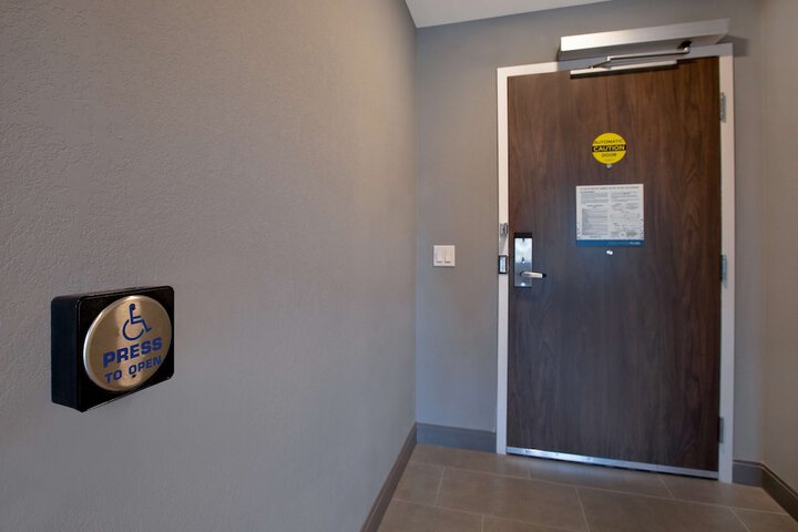 Room 15 of 44