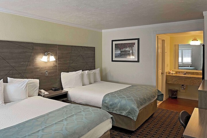 Room 22 of 48