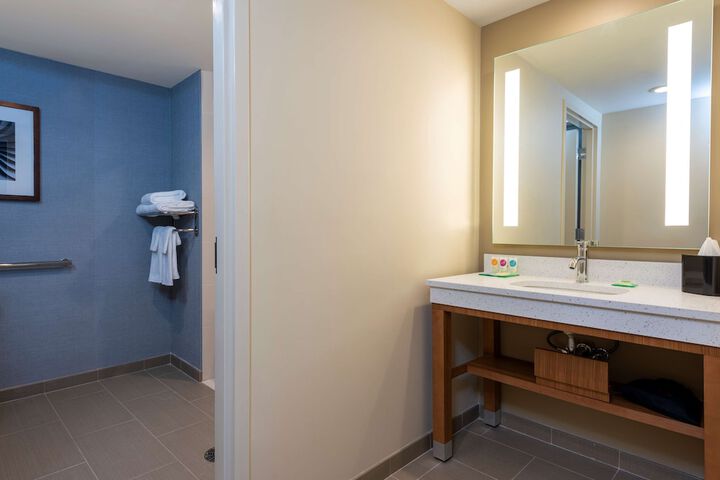Hyatt Place Flint / Grand Blanc