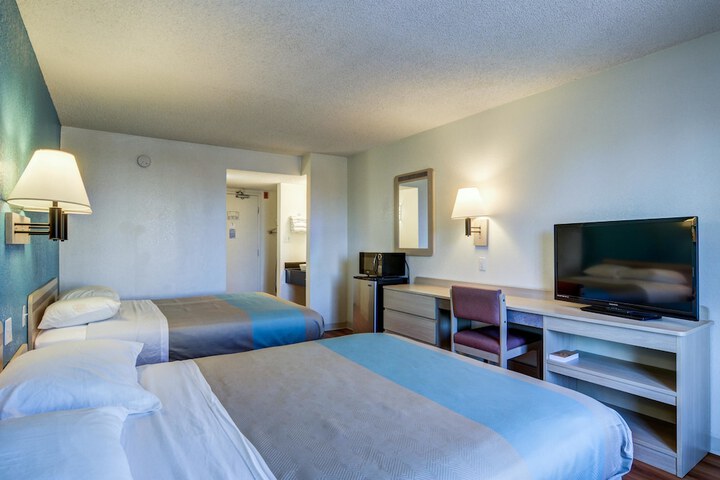 Room 29 of 33