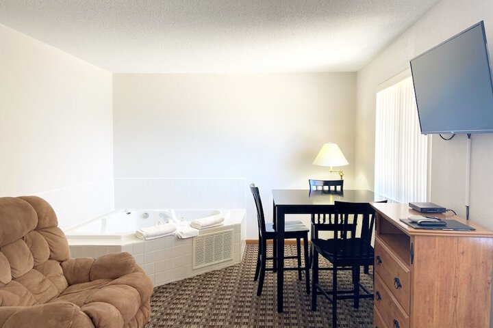 Burke Inn Motel & Suites