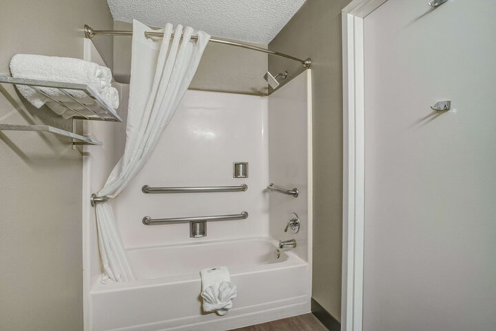 Room 8 of 26