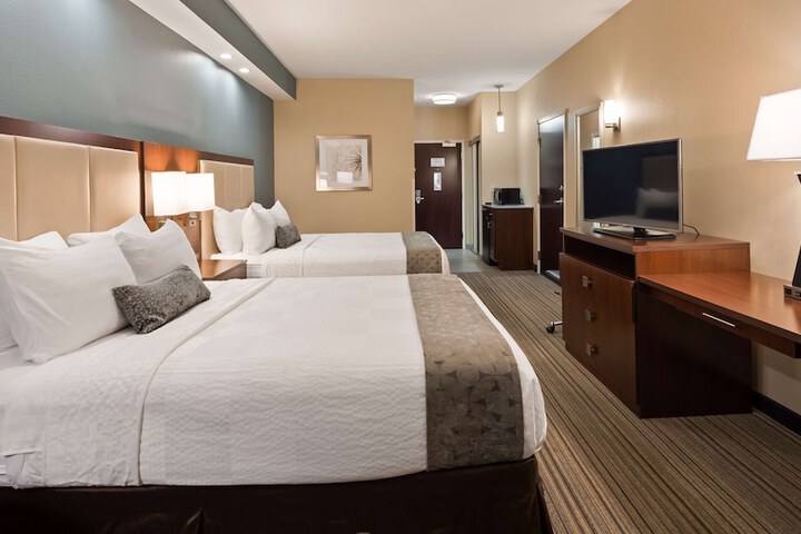 Room 8 of 25