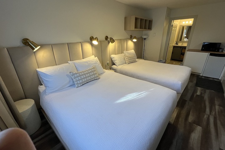 Room 44 of 76