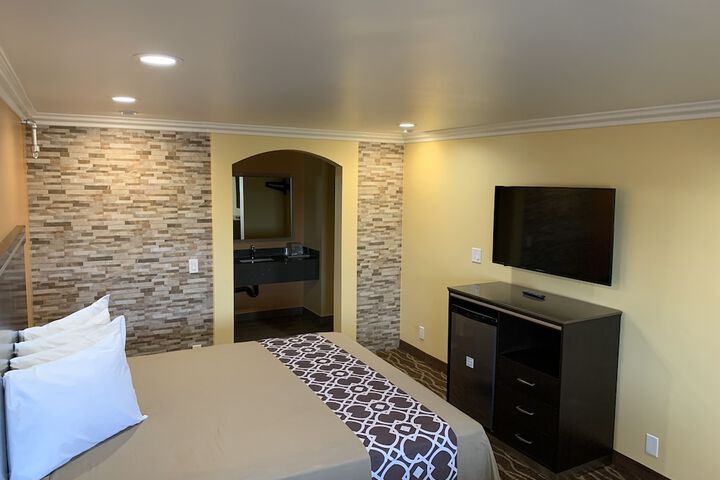Room 42 of 74