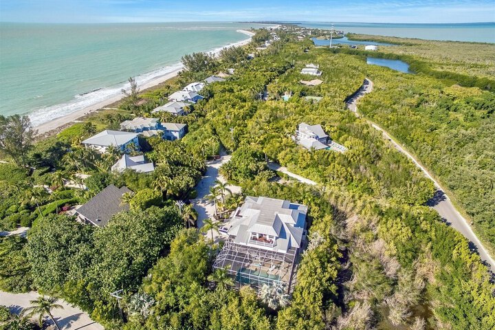 The Palm and Shell Captiva Island Private Luxury Home With Pool hot tub and Beach Access