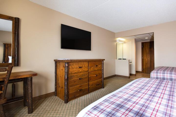 Room 12 of 32