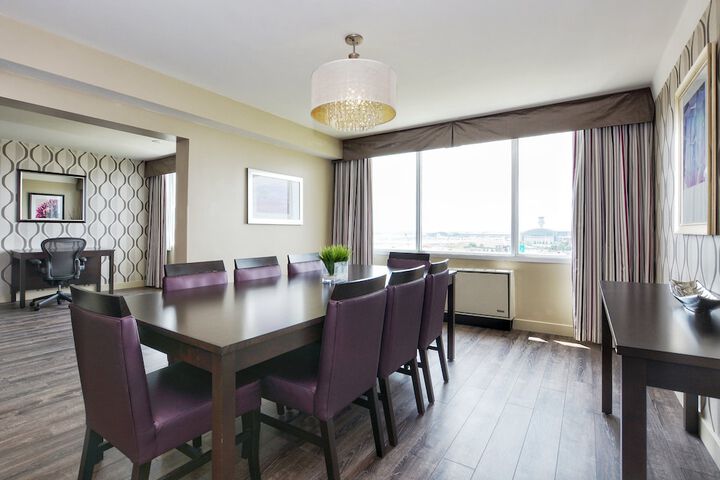 Holiday Inn Toronto - Intl Airport by IHG