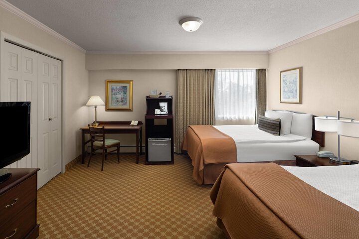 Royal Scot Hotel & Suites Trademark Collection by Wyndham