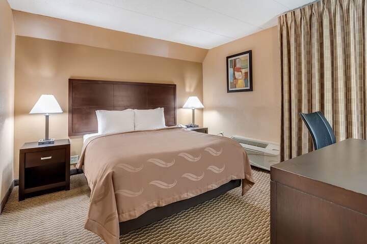 Room 18 of 37