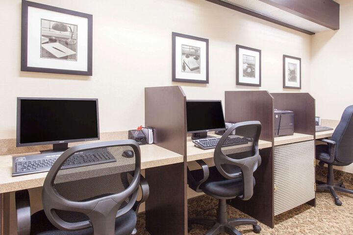 Business Center 33 of 33