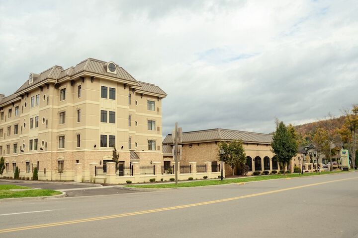 Hotel 2 of 43