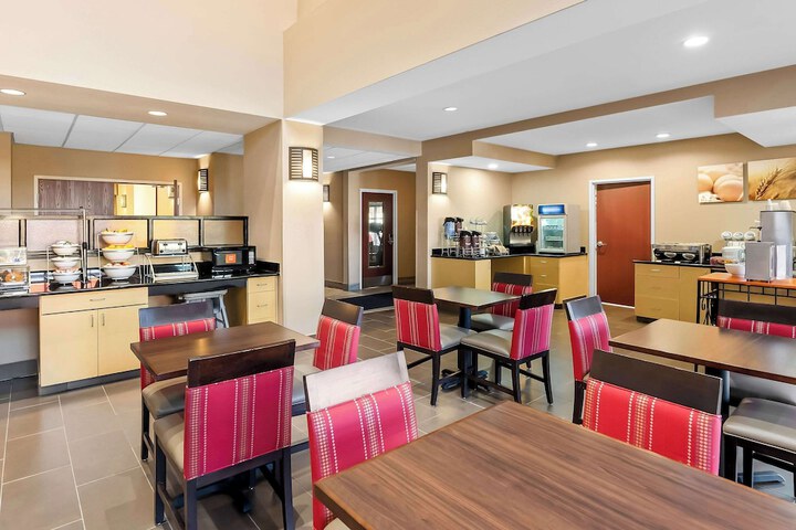Comfort Suites