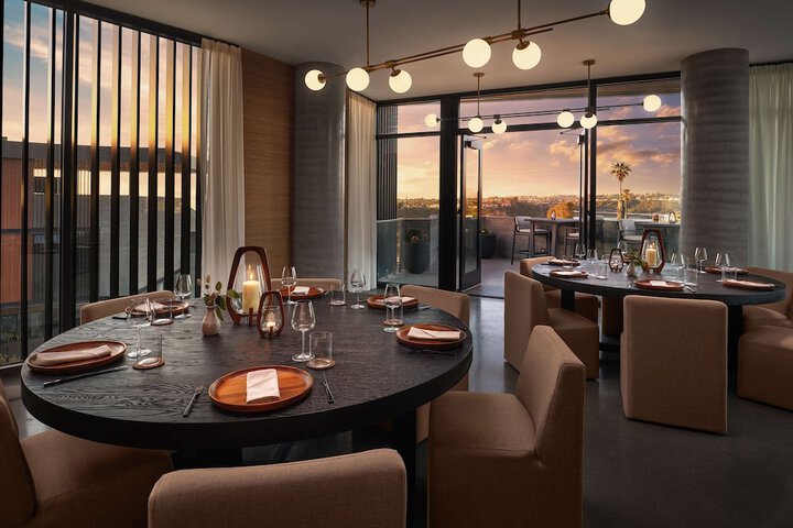 Dining 63 of 98