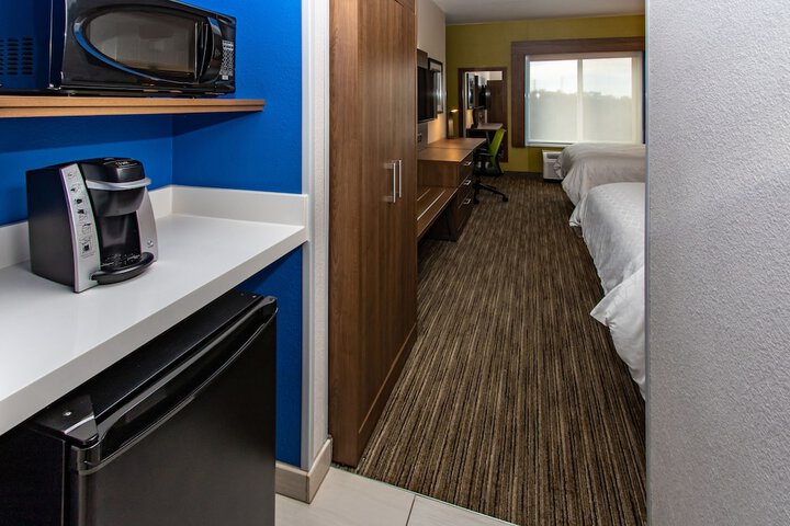 Room 52 of 135