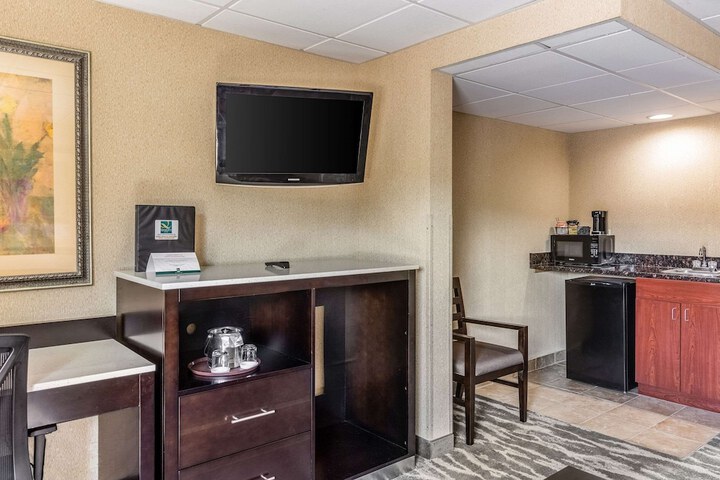 Room 44 of 55