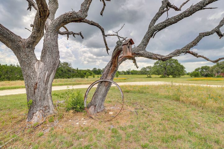 Bertram Ranch Property w / Patio & Gas Grill!