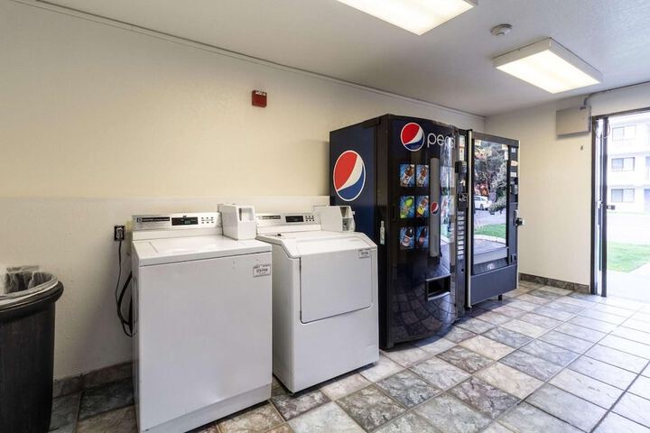 Motel 6 Kirkland WA - North Kirkland