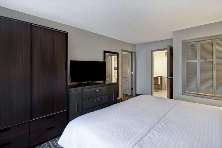 Homewood Suites by Hilton Edgewater