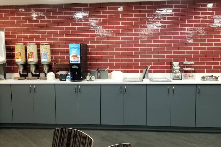 Breakfast/Coffee Service 107 of 115