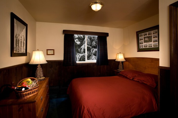 Room 12 of 20