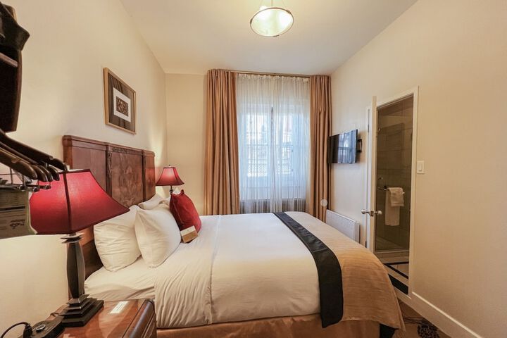 Room 26 of 124