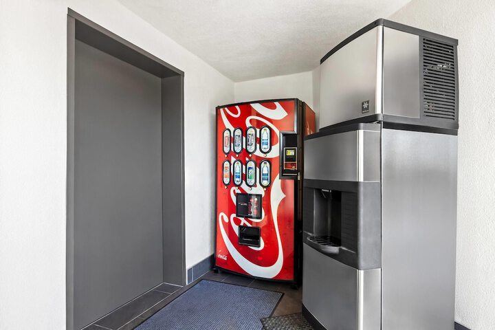 Days Inn by Wyndham San Francisco S / Oyster Point Airport