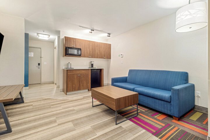 Room 206 of 348