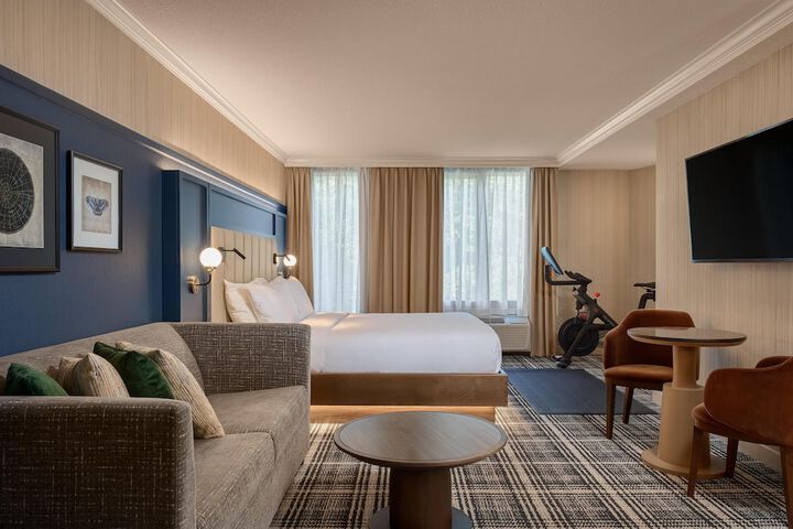 DoubleTree by Hilton North Vancouver