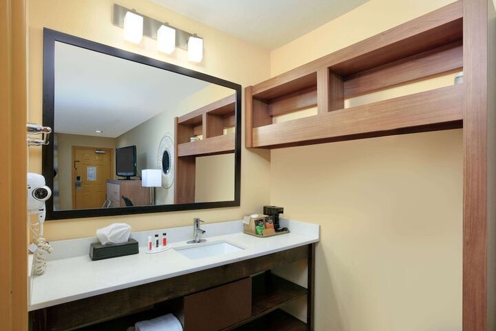 Room 11 of 43