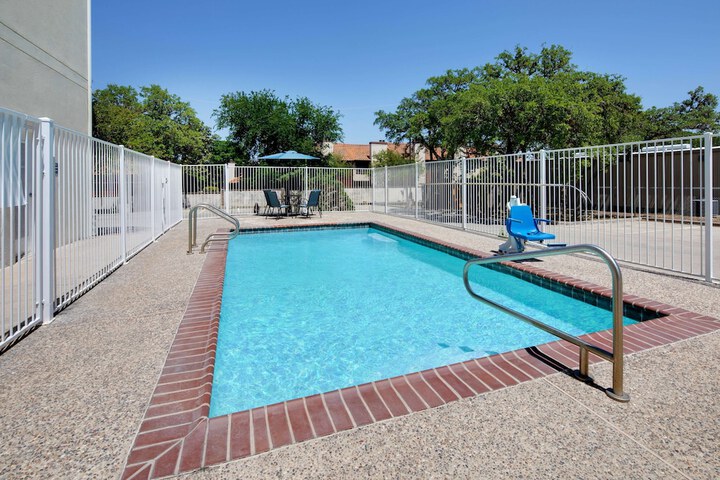 Pool 8 of 31