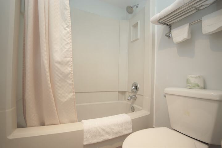 Room 10 of 30
