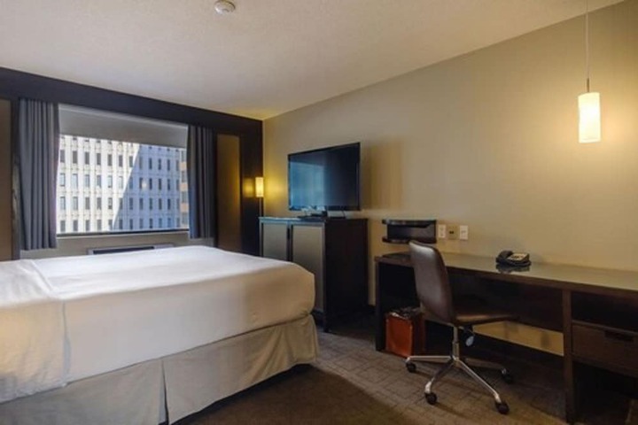 Room 22 of 38