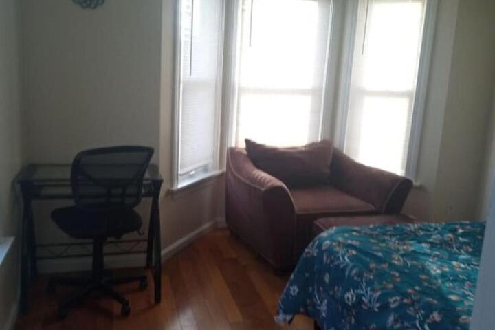 1 bedroom with free parking