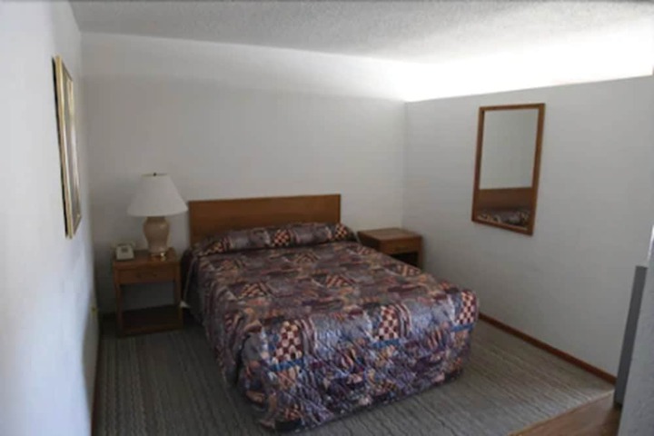 Room 28 of 37