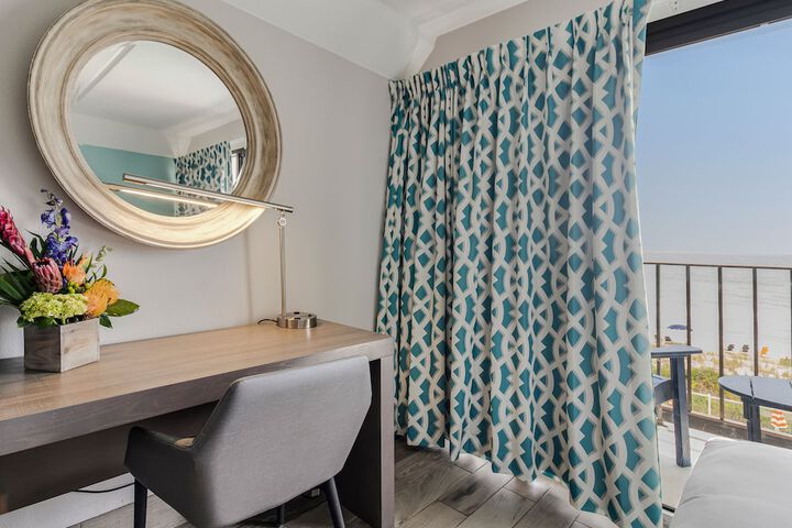 Room 13 of 26