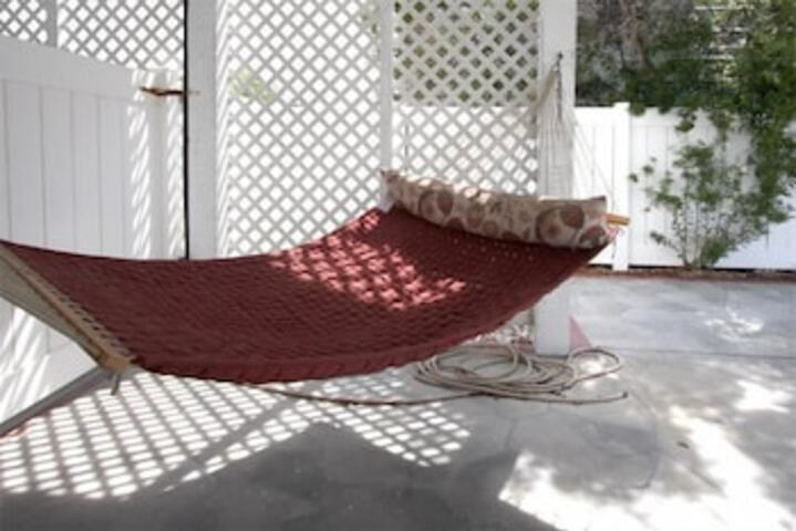 Lakis Oasis
